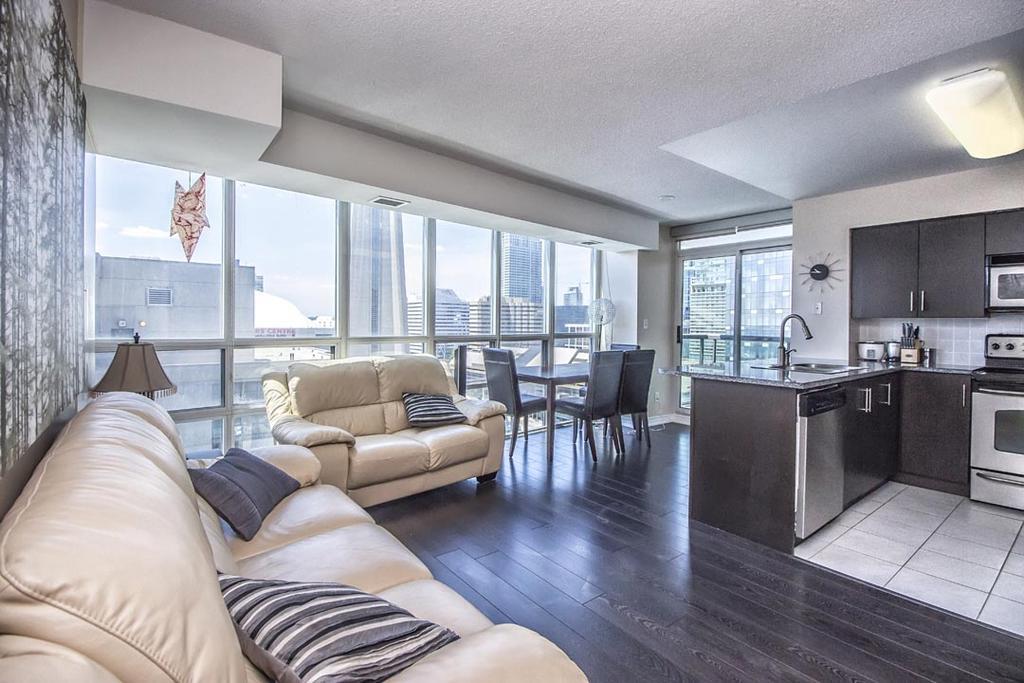 Napa Furnished Suites At Cn Tower & Maple Leaf Square Toronto Phòng bức ảnh